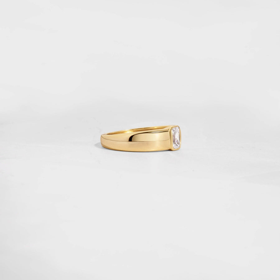 Baguette Dome Ring: Gold / 8