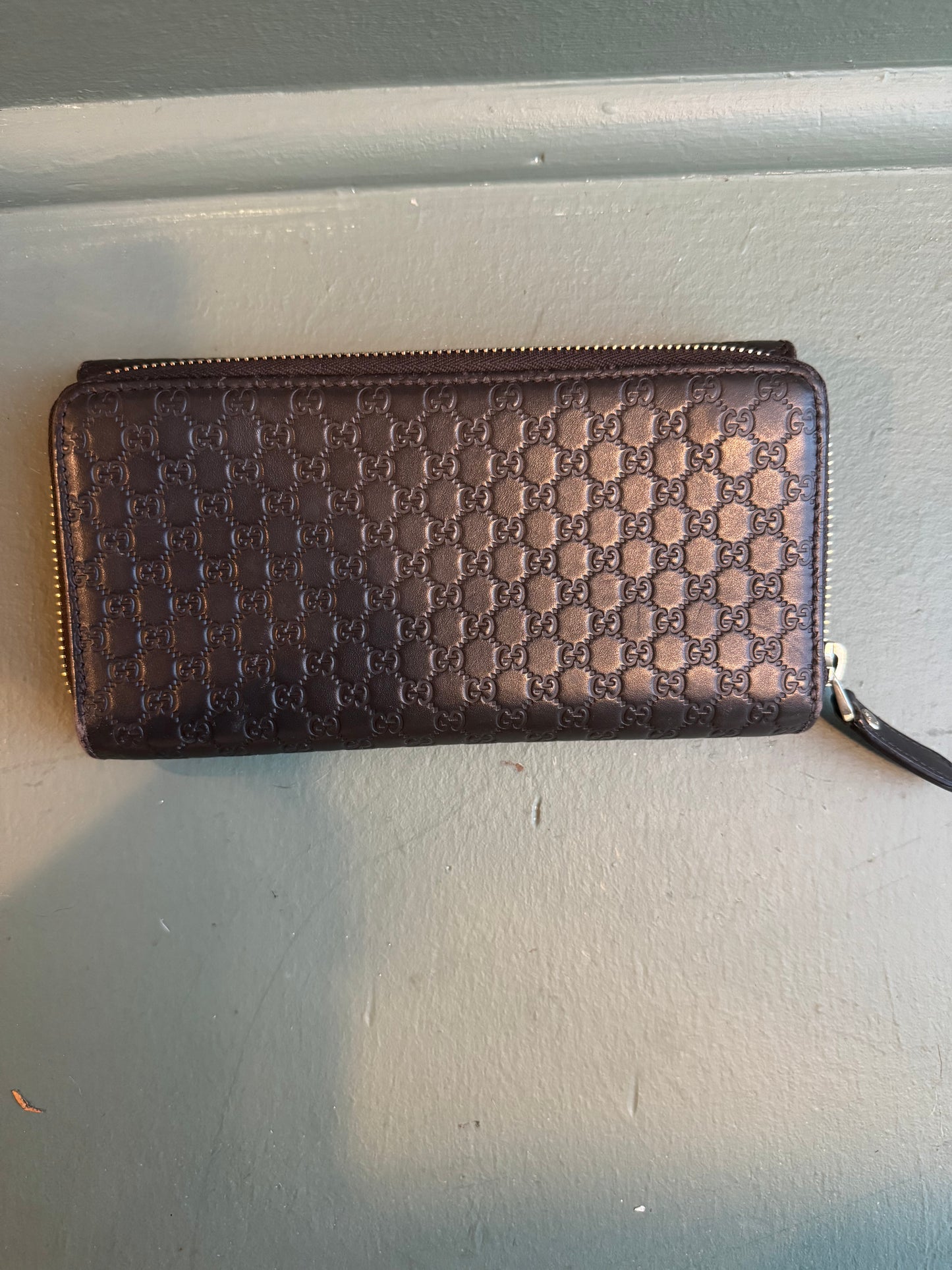 Lori L - Gucci Leather wallet GG