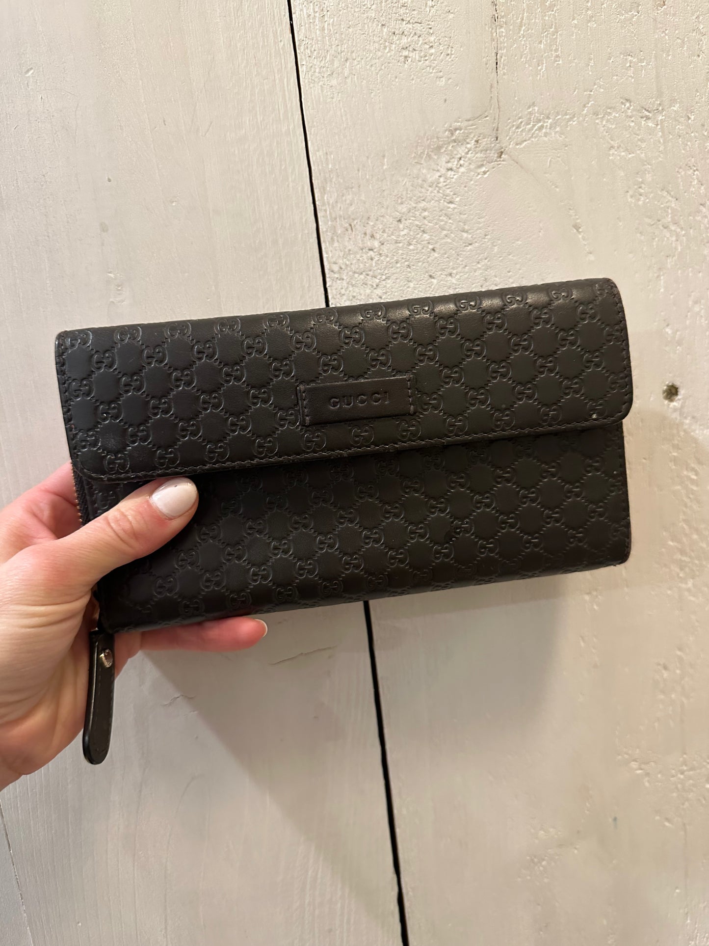 Lori L - Gucci Leather wallet GG
