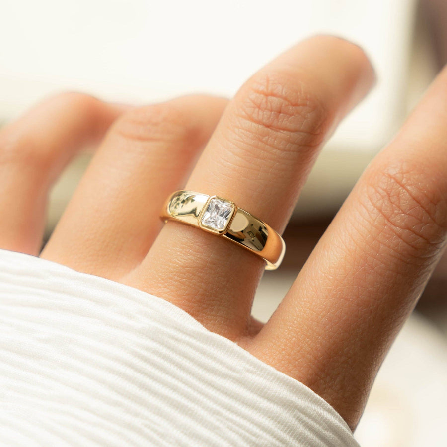 Baguette Dome Ring: Gold / 8