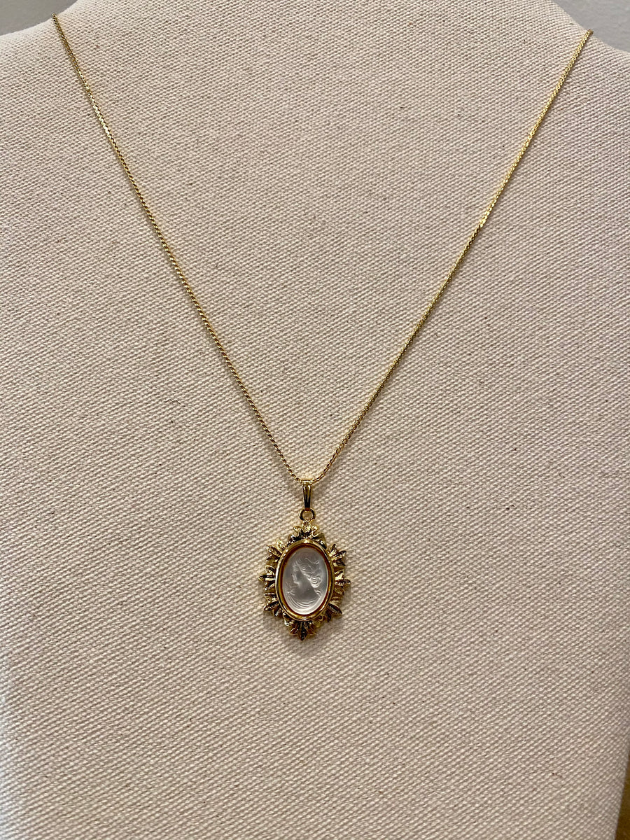 Clear Cameo Pendant Necklace