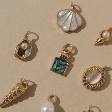 Load image into Gallery viewer, Delta Oyster Charm Necklace