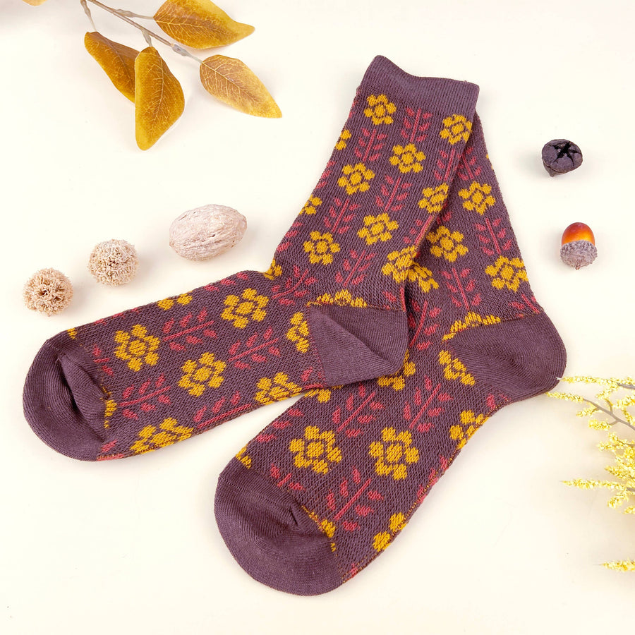 Combed cotton women's British style retro mid-calf socks: Brown