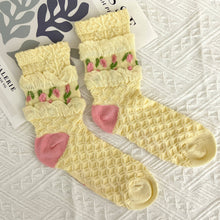Load image into Gallery viewer, Tulip Mid Calf Floral Vintage Socks: Flower