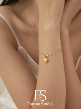 Load image into Gallery viewer, Dainty Heart Bracelet