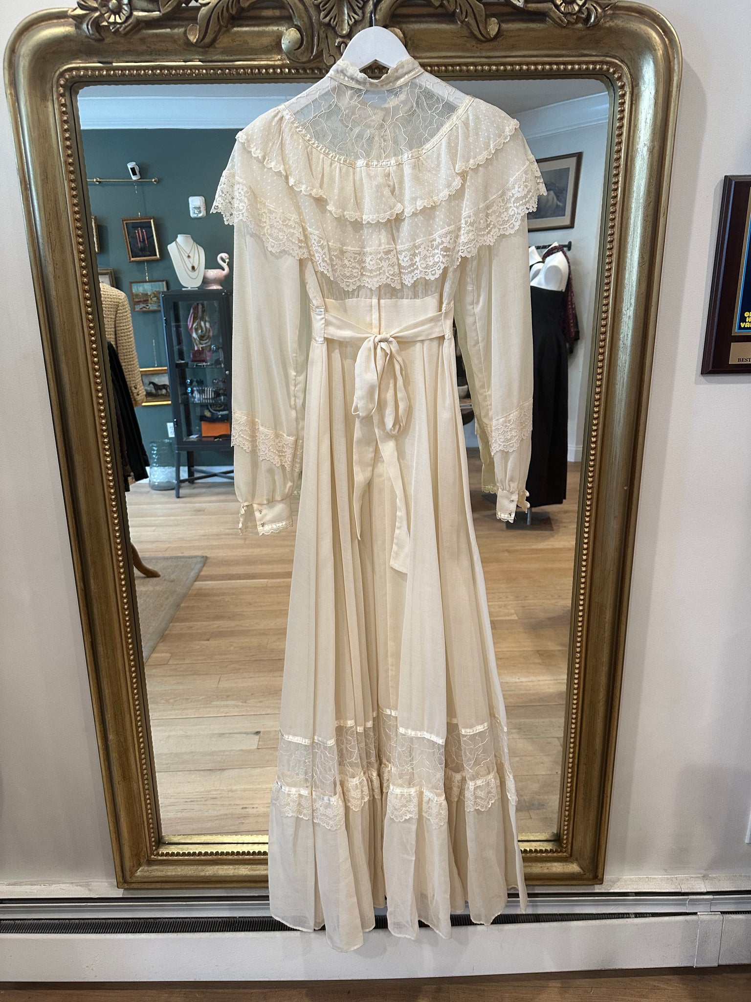 Gunne Sax White Dress, 1970s, 26” Waist, 32” Bust as is – DamnAgedVintage