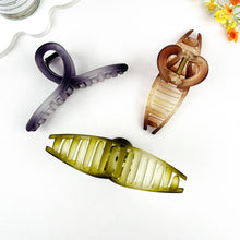 Load image into Gallery viewer, 🍂 Matte Brown Large Claw Clip – 13cm Elegant Hair Accessor: Green