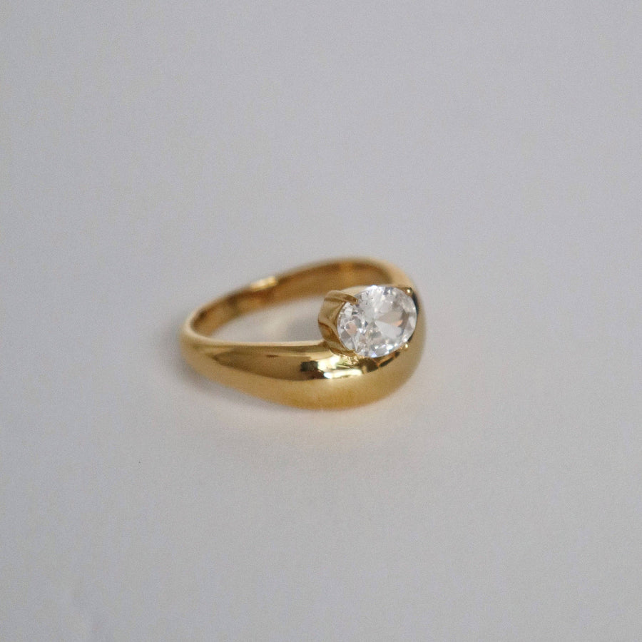 Noelle Curve Ring: 7