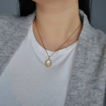 Load image into Gallery viewer, Aurora Necklace | White Shell Pendant Necklace