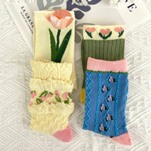 Load image into Gallery viewer, Tulip Mid Calf Floral Vintage Socks: Flower