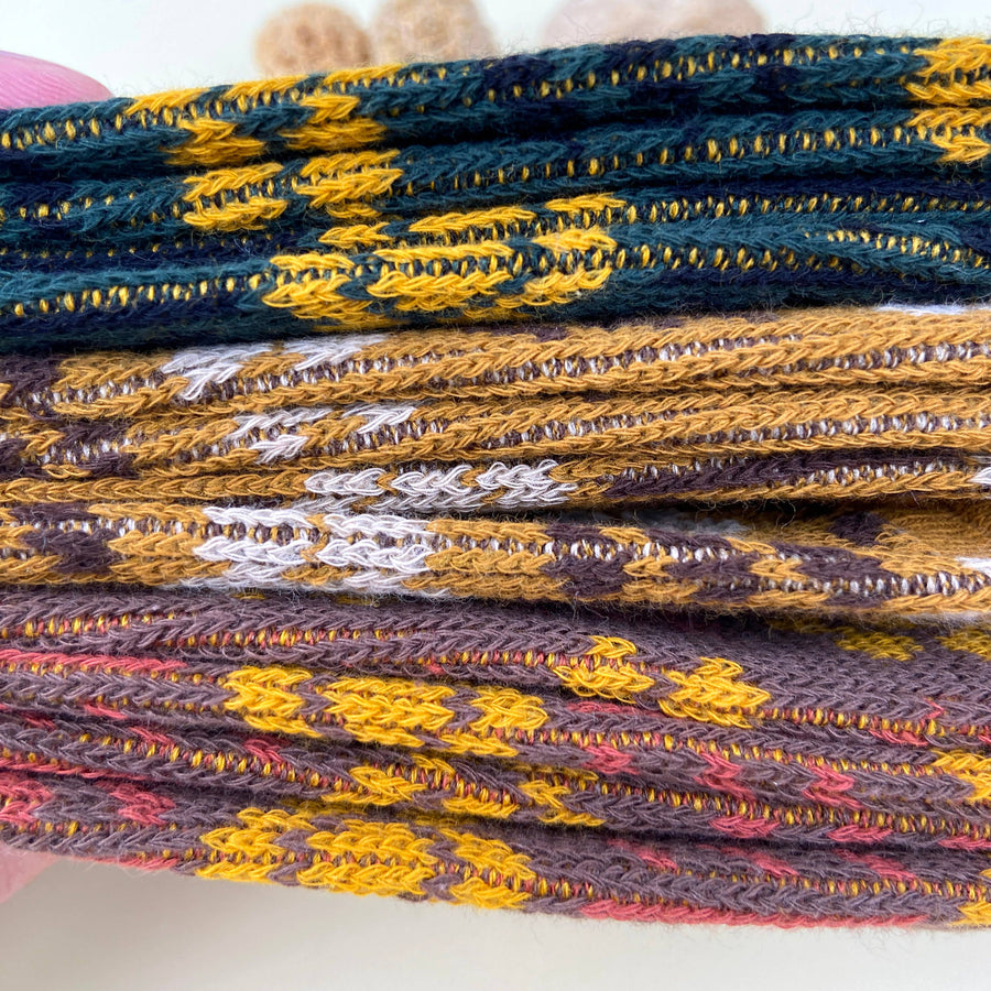 Retro mid-calf socks: Yellowstyle