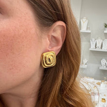 Load image into Gallery viewer, Matilda Swirl Earring