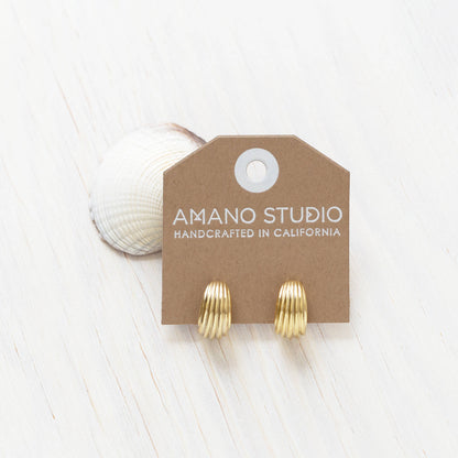 Vintage Ribbed Shell Hoop Earrings: Yellow Gold