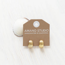 Load image into Gallery viewer, Vintage Ribbed Shell Hoop Earrings: Yellow Gold