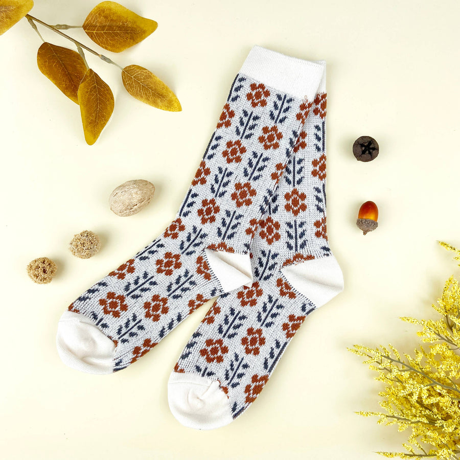 Combed cotton women's British style retro mid-calf socks: Brown