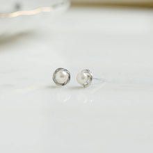 Load image into Gallery viewer, Pearl Button Studs: Gold