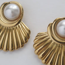 Load image into Gallery viewer, Brielle Pearl Earrings | Statement Earrings
