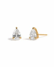 Load image into Gallery viewer, 5x7mm Pear Studs: Silver