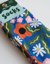 Load image into Gallery viewer, Wavy Daisy 100% Cotton Women's Crew Socks