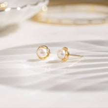 Load image into Gallery viewer, Pearl Button Studs: Gold