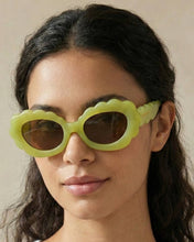 Load image into Gallery viewer, Lilah Polarized Sunglasses: Tan / Polarized + 100% UV Protection