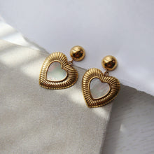 Load image into Gallery viewer, Tessa Heart Earrings