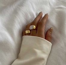 Load image into Gallery viewer, Mother of Pearl Signet Ring: 7