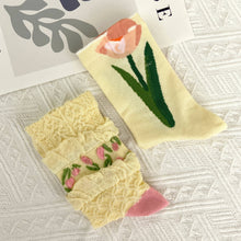 Load image into Gallery viewer, Tulip Mid Calf Floral Vintage Socks: Flower