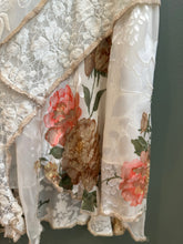 Load image into Gallery viewer, Ariana Skirt, 2000’s, 30” Waist