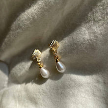 Load image into Gallery viewer, Beyond the Sea Earrings