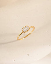 Load image into Gallery viewer, Baguette Bezel Ring: Gold / 7