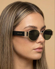 Load image into Gallery viewer, Elliott Polarized Sunglasses: Black/Gold