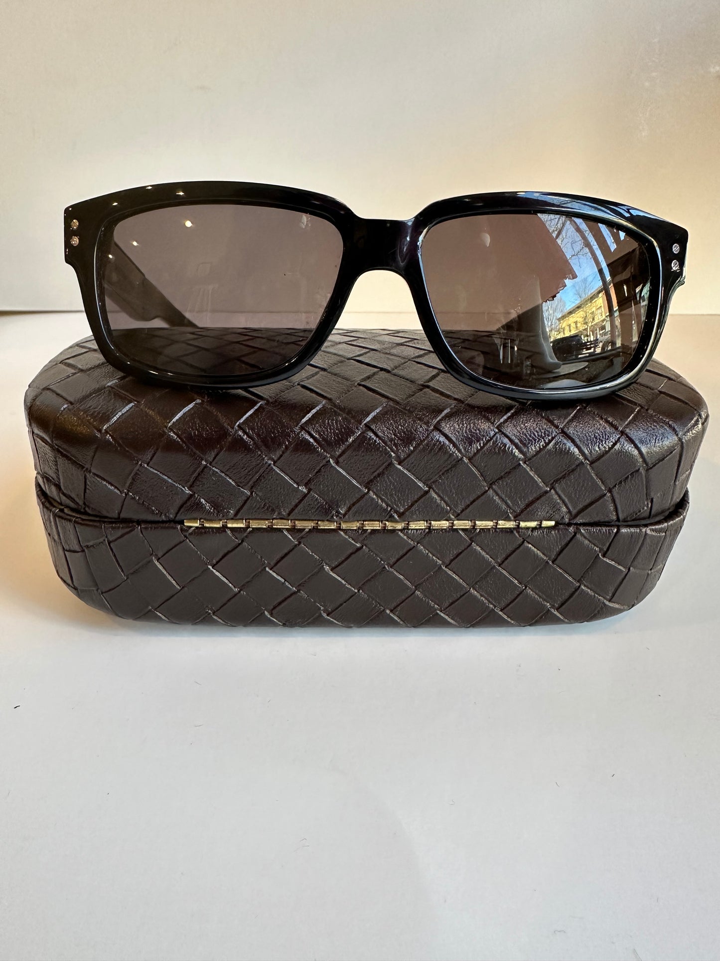 Urban - Bottega Veneta black sunglasses