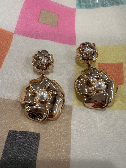 Chunky flower pearl drop earrings
