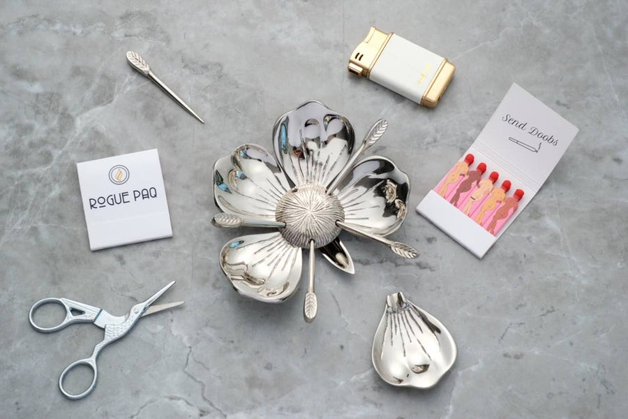 Gold-Tone or Silver Crane Scissors 3.5": Gold