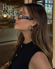 Load image into Gallery viewer, Elliott Polarized Sunglasses: Black/Gold