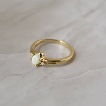 Load image into Gallery viewer, Oval Opal Ring: Gold / 6