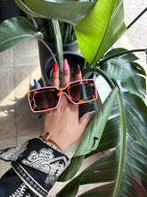 Load image into Gallery viewer, Deco Sunglasses