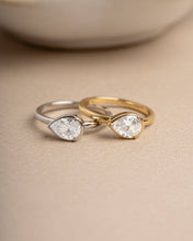 Load image into Gallery viewer, Sideways Bezel Pear Ring: Silver / 6