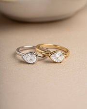 Sideways Bezel Pear Ring: Silver / 8