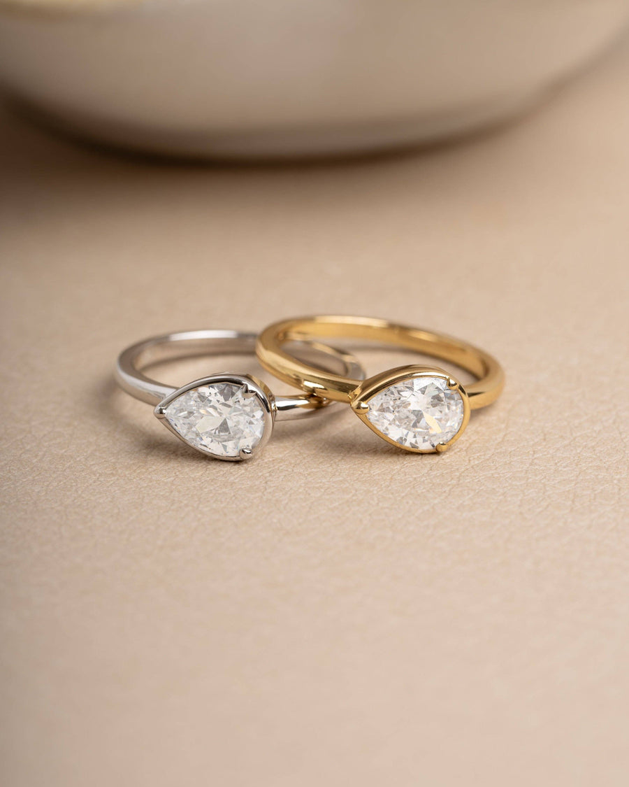 Sideways Bezel Pear Ring: Gold / 9