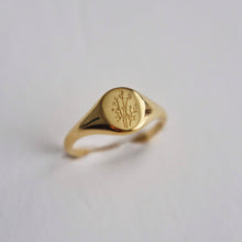Load image into Gallery viewer, Wildflower Signet Ring: 8