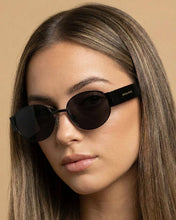Load image into Gallery viewer, Elliott Polarized Sunglasses: Black/Gold