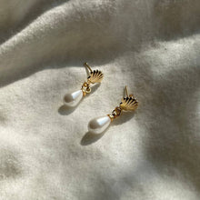 Load image into Gallery viewer, Beyond the Sea Earrings