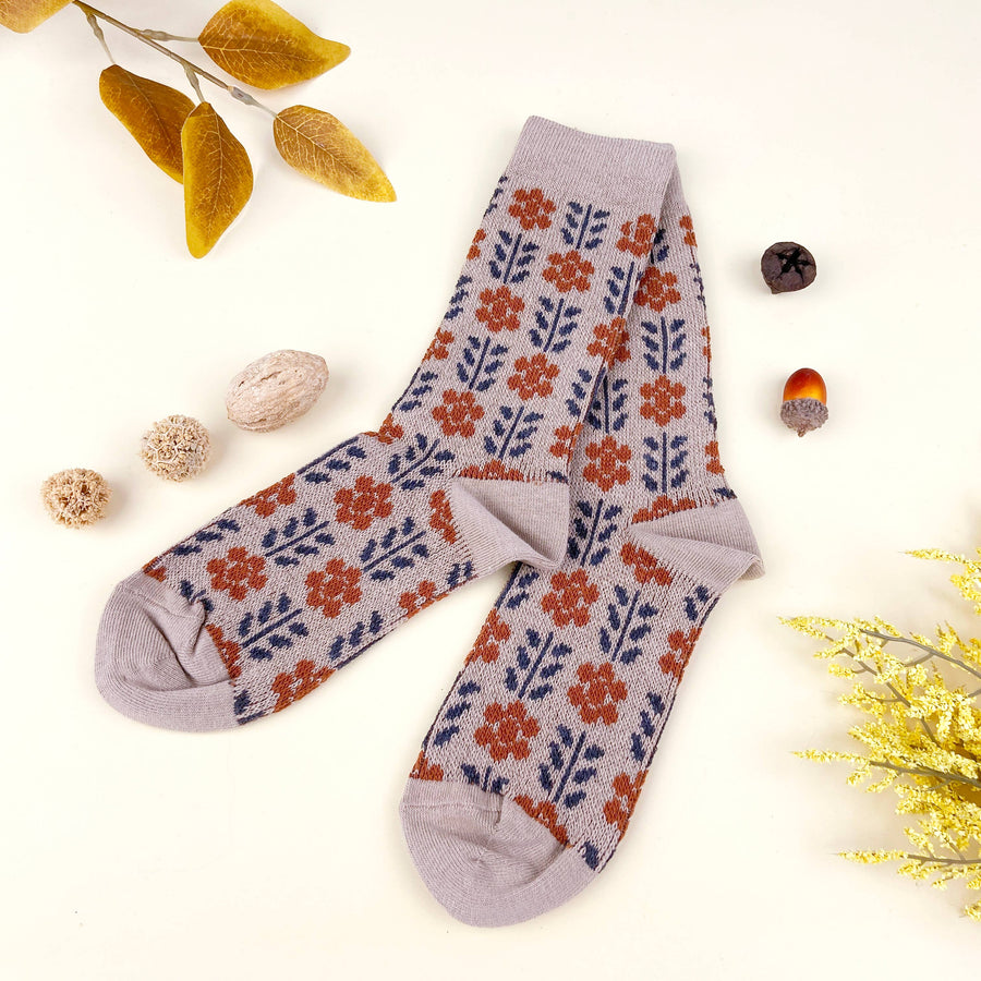 Combed cotton women's British style retro mid-calf socks: Brown