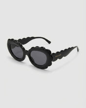 Load image into Gallery viewer, Lilah Polarized Sunglasses: Tan / Polarized + 100% UV Protection