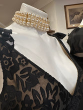Load image into Gallery viewer, Pearl Choker