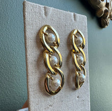Load image into Gallery viewer, Chunky Pearl Chain Earrings