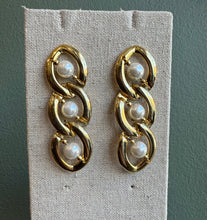 Load image into Gallery viewer, Chunky Pearl Chain Earrings