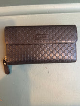 Load image into Gallery viewer, Lori L - Gucci Leather wallet GG